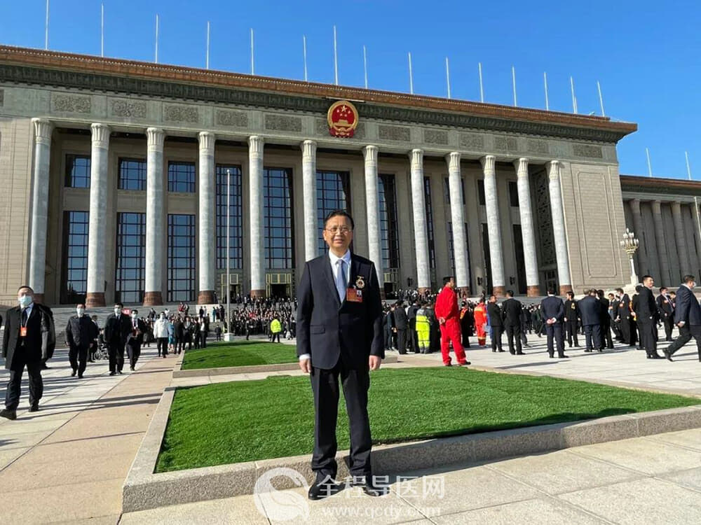 百年礦醫(yī)第一人！徐礦總醫(yī)院榮良群院長榮獲“全國勞模”光榮稱號！